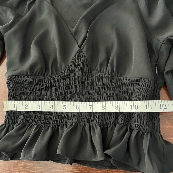 WAYF Smocked Waist Top | black | S - Picture 9 of 13